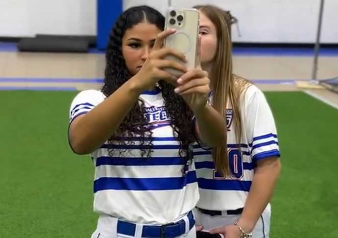 Galveston College Softball players